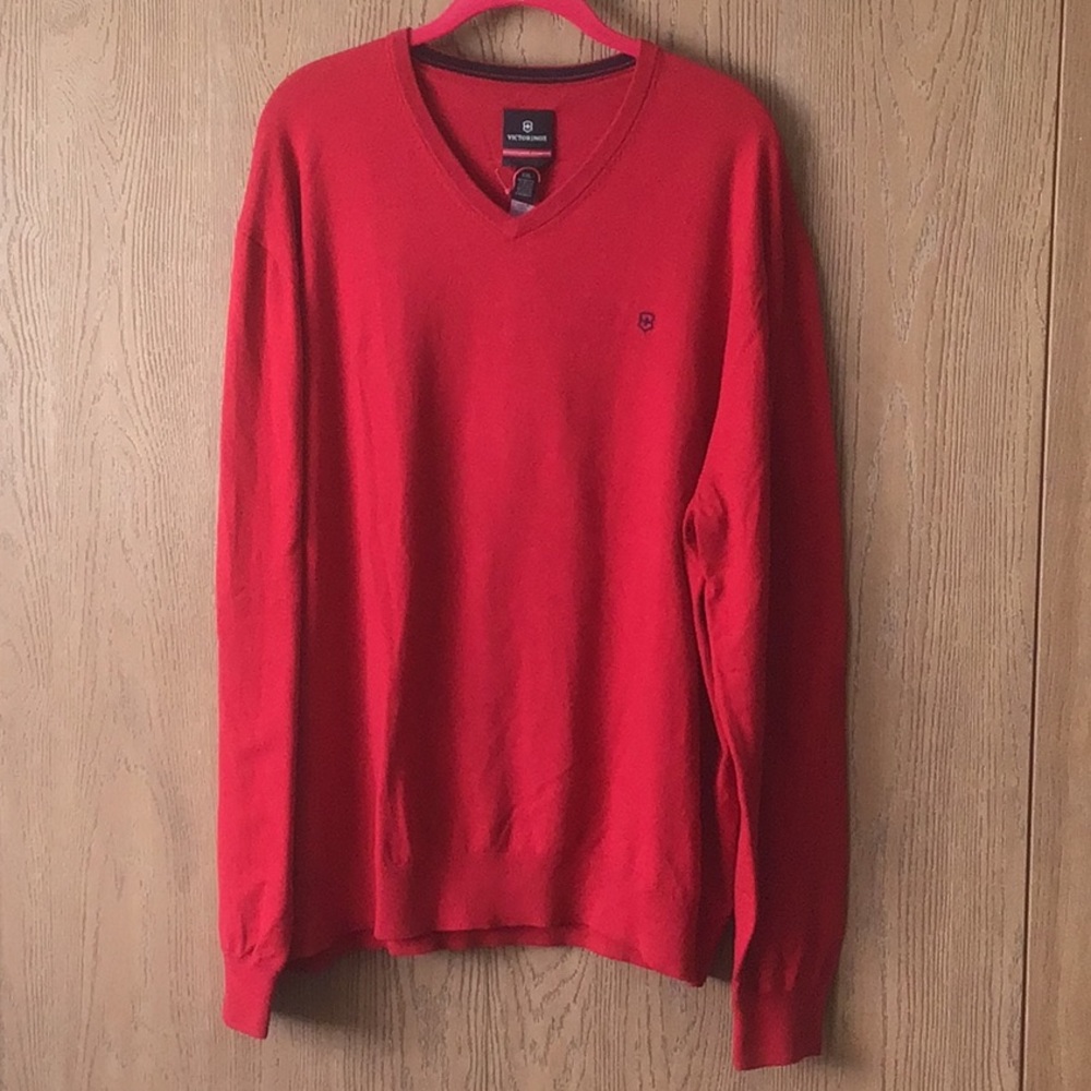 NWT Victorinox red sweater. Size XXL..